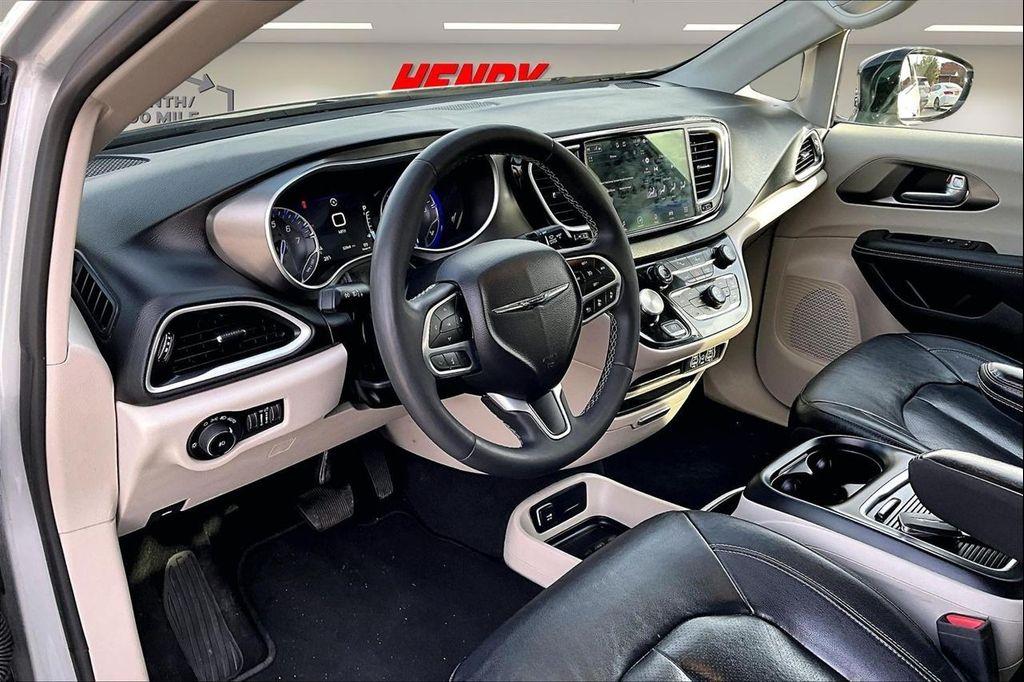 used 2024 Chrysler Pacifica car, priced at $28,300