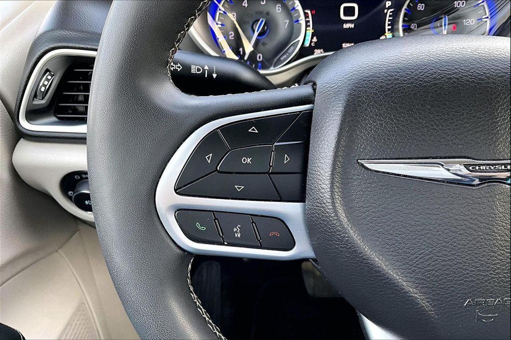 used 2024 Chrysler Pacifica car, priced at $28,300