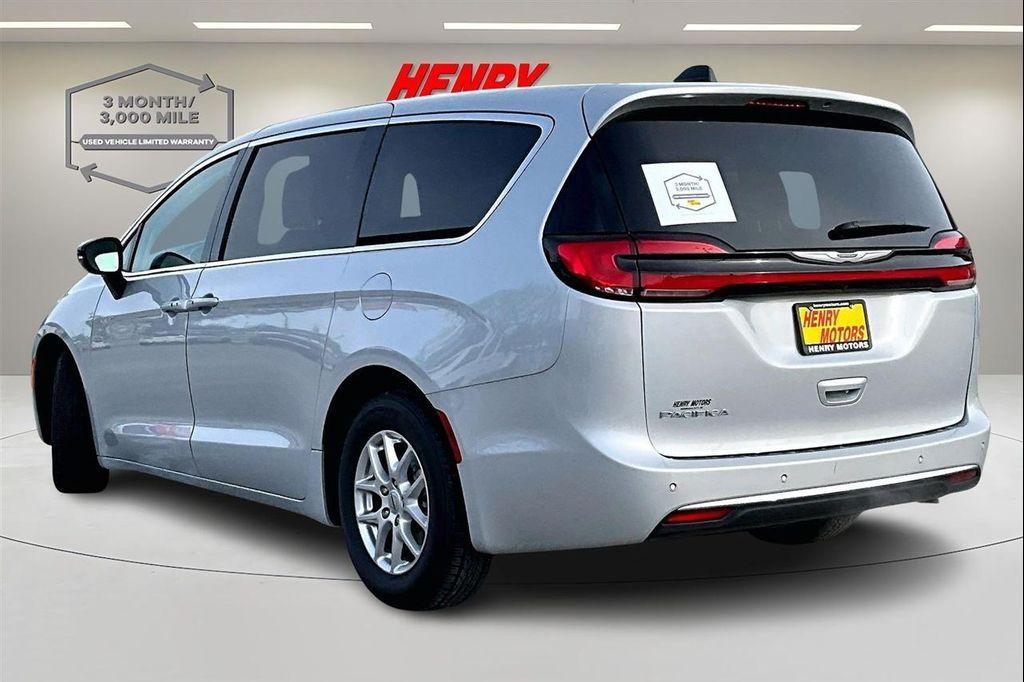 used 2024 Chrysler Pacifica car, priced at $28,300