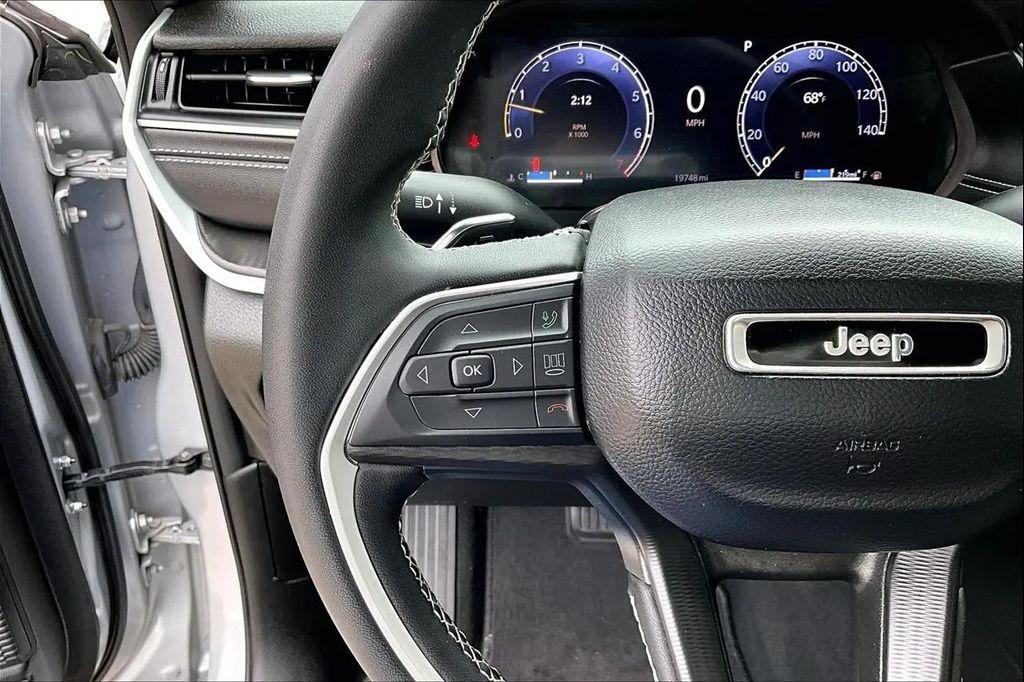used 2024 Jeep Grand Cherokee car, priced at $29,900