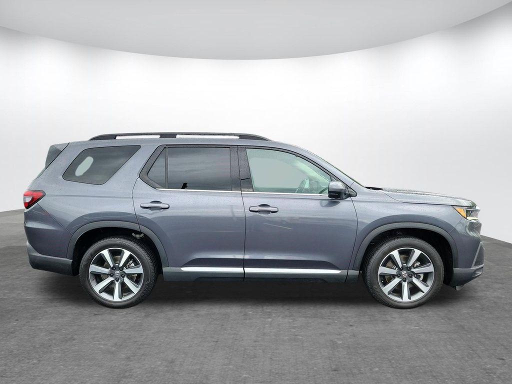 used 2025 Honda Pilot car, priced at $44,000
