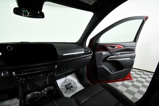 used 2024 Chevrolet Traverse car, priced at $43,990