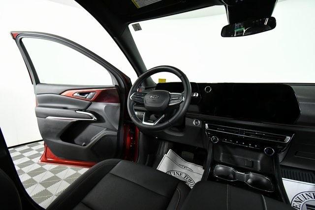 used 2024 Chevrolet Traverse car, priced at $43,990