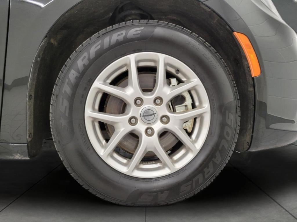 used 2024 Chrysler Pacifica car, priced at $28,978