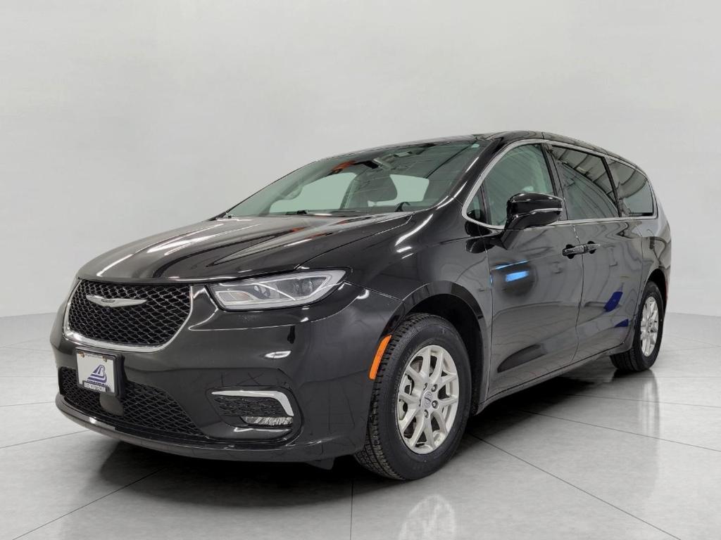 used 2024 Chrysler Pacifica car, priced at $28,772