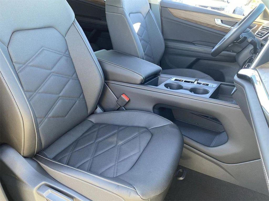 new 2026 Volkswagen Atlas car, priced at $37,392