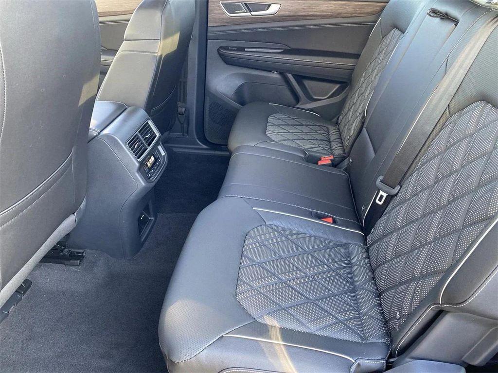 new 2026 Volkswagen Atlas car, priced at $52,285