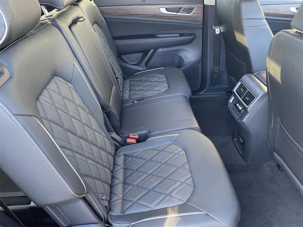 new 2026 Volkswagen Atlas car, priced at $52,285