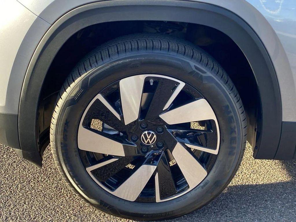 new 2026 Volkswagen Atlas Cross Sport car, priced at $43,998