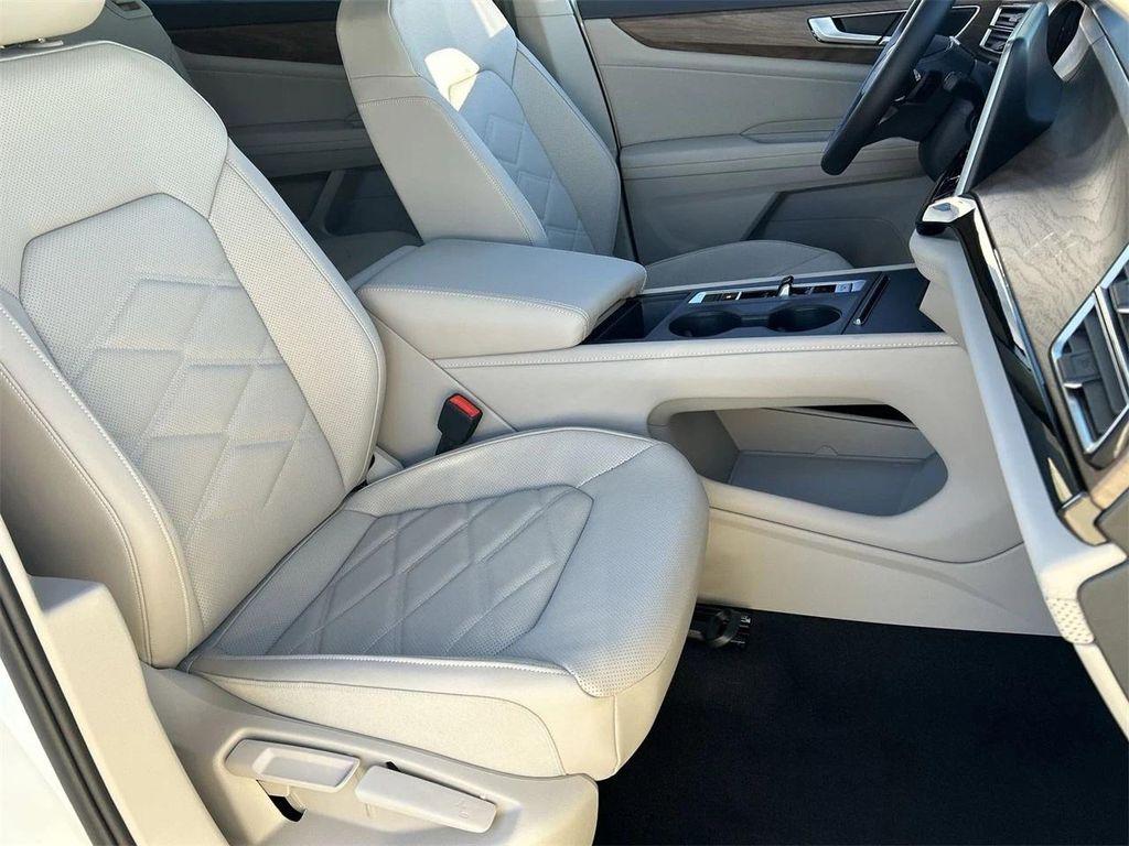 new 2026 Volkswagen Atlas car, priced at $38,022