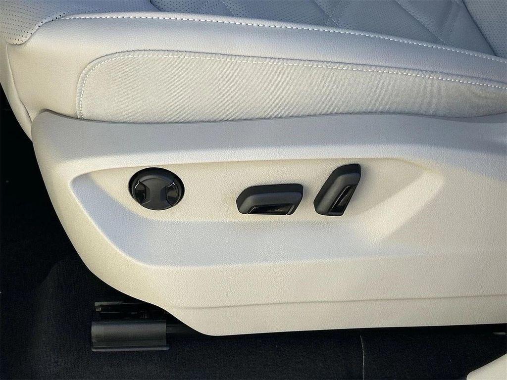 new 2026 Volkswagen Atlas car, priced at $38,022