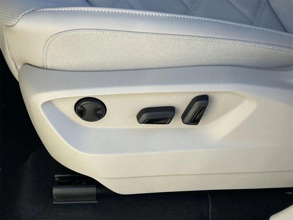 new 2026 Volkswagen Atlas car, priced at $39,532