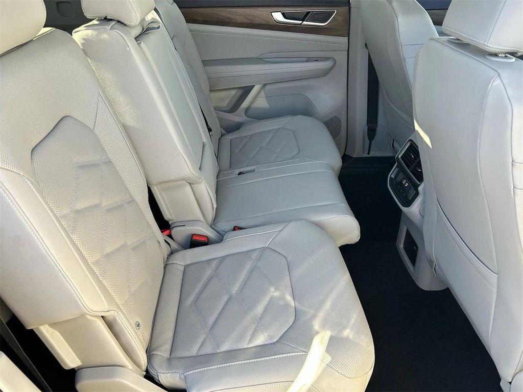 new 2026 Volkswagen Atlas car, priced at $38,022