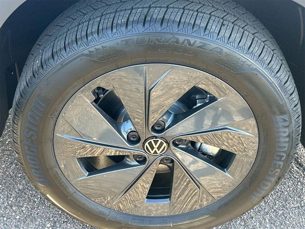 new 2026 Volkswagen Taos car, priced at $27,021