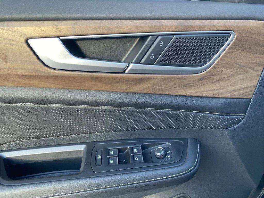 new 2026 Volkswagen Atlas car, priced at $42,118