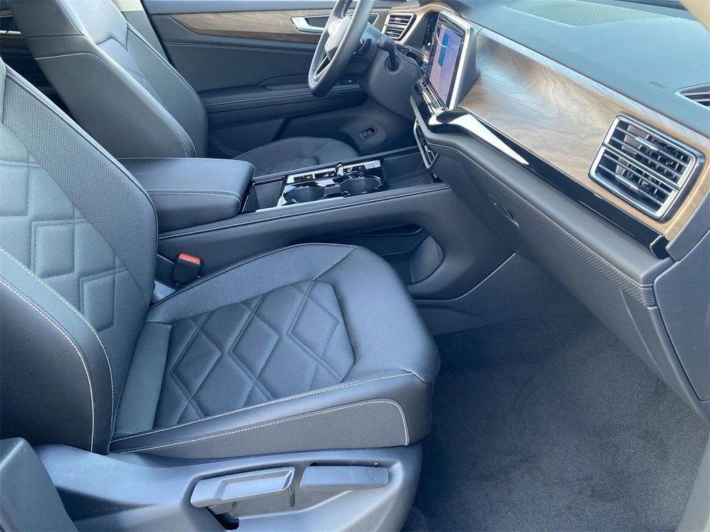 new 2026 Volkswagen Atlas car, priced at $42,118