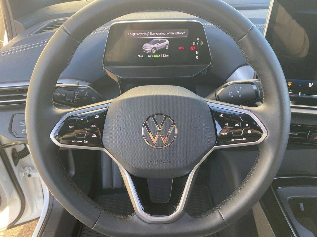 new 2025 Volkswagen ID.4 car, priced at $42,105