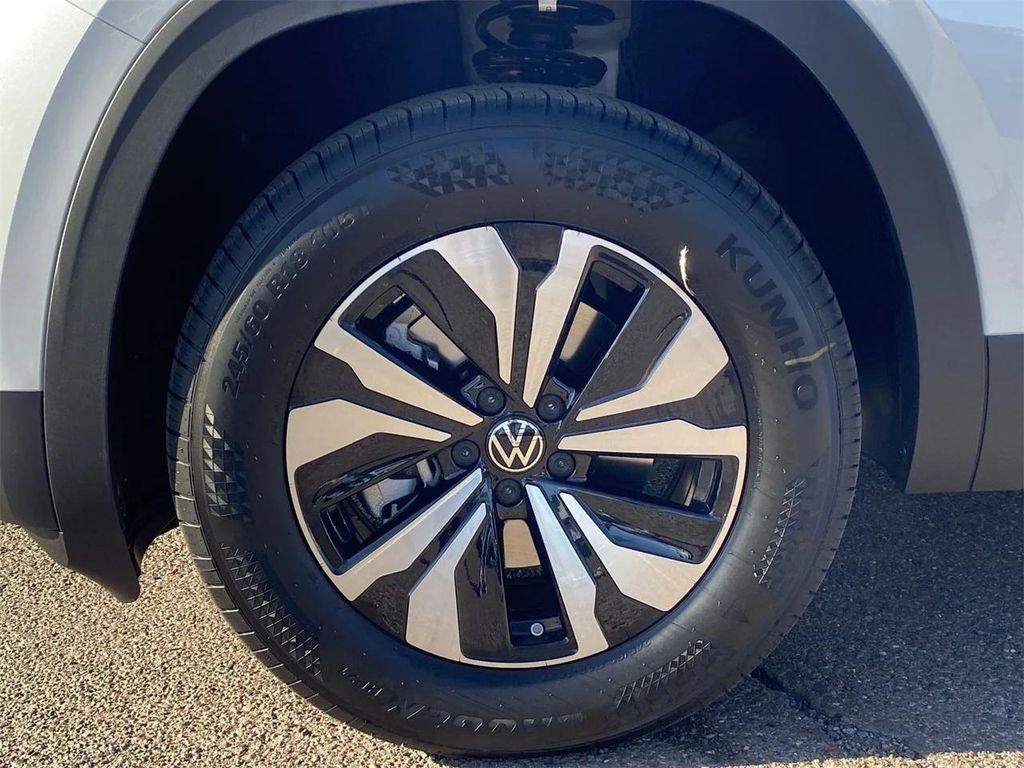 new 2026 Volkswagen Atlas car, priced at $37,392