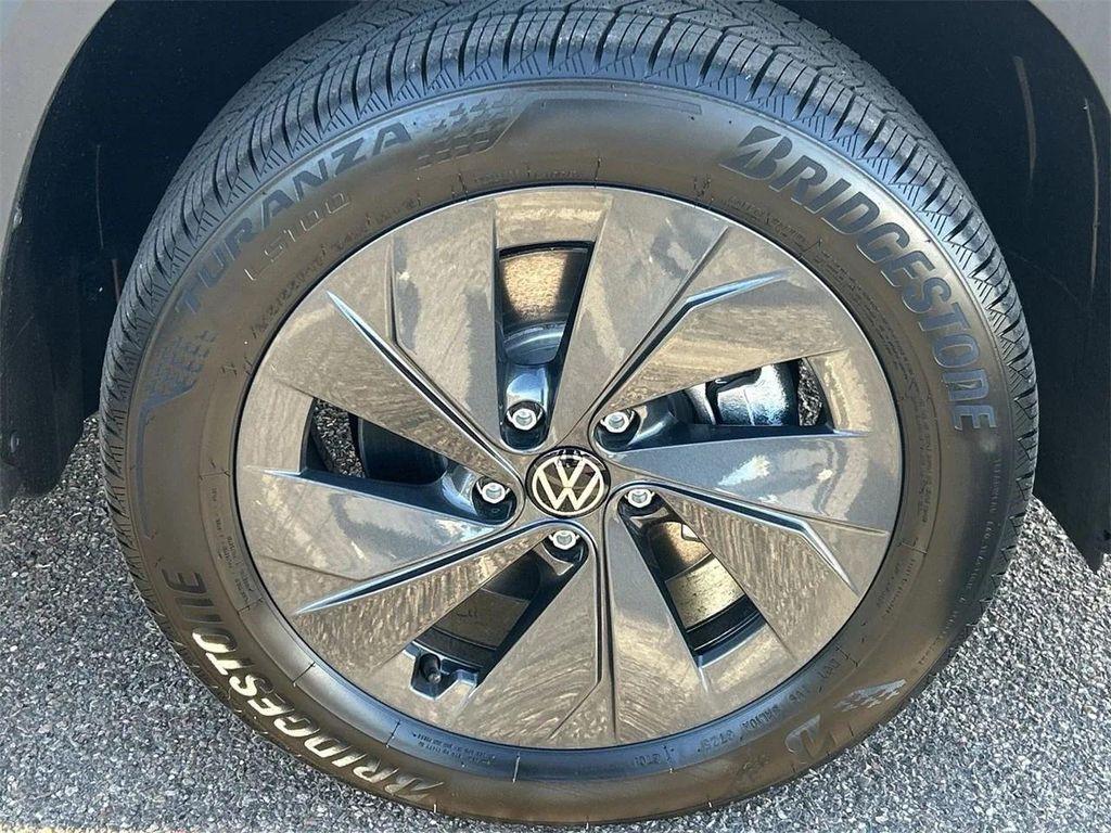 new 2026 Volkswagen Taos car, priced at $27,021