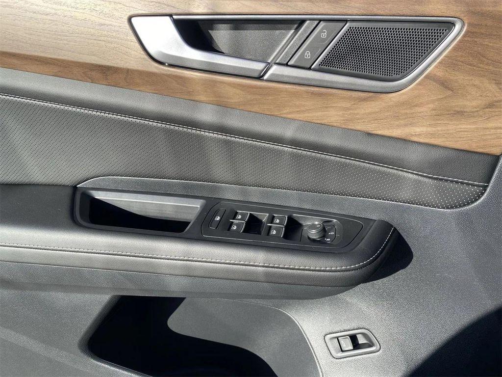 new 2026 Volkswagen Atlas car, priced at $43,217