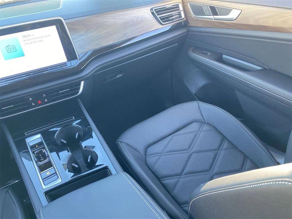 new 2026 Volkswagen Atlas car, priced at $43,217