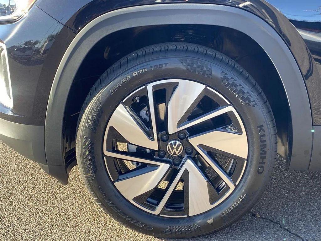 new 2026 Volkswagen Atlas car, priced at $43,217