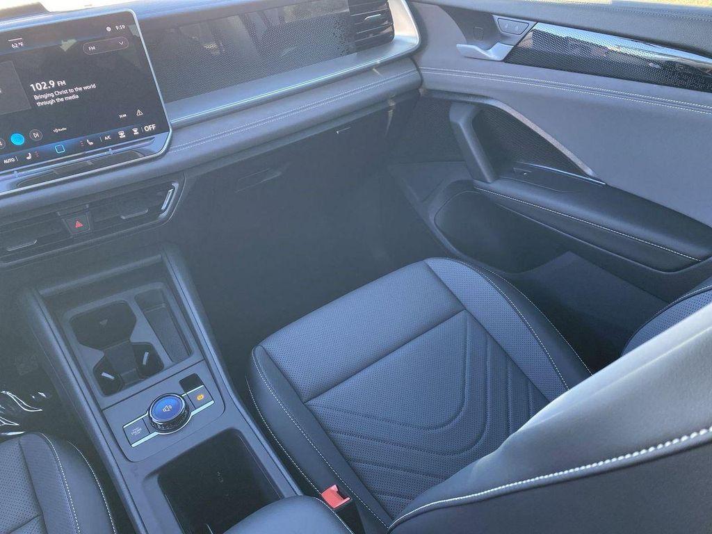 new 2026 Volkswagen Tiguan car, priced at $33,334