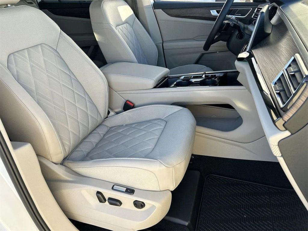 new 2026 Volkswagen Atlas car, priced at $52,722