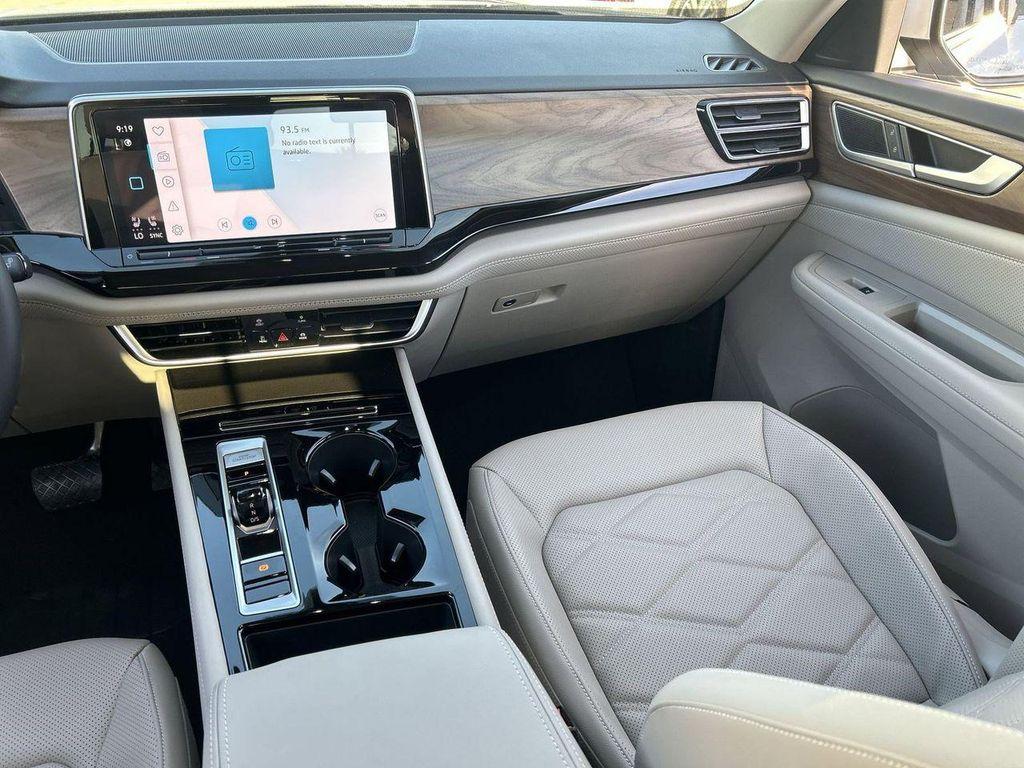 new 2026 Volkswagen Atlas car, priced at $47,198