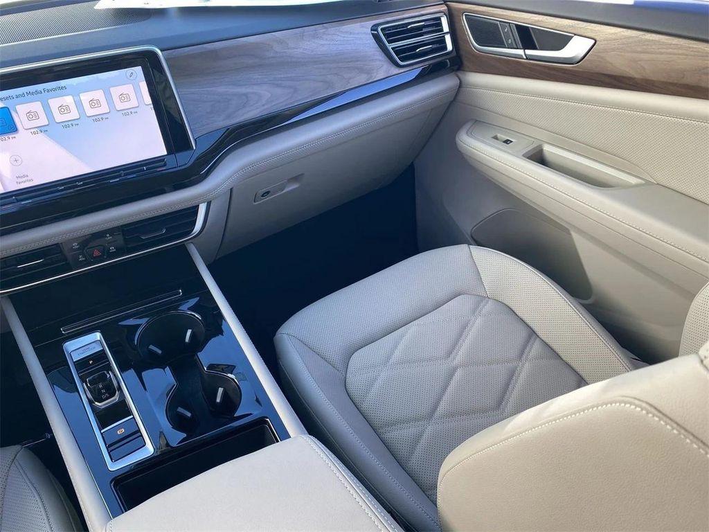 new 2026 Volkswagen Atlas car, priced at $44,252