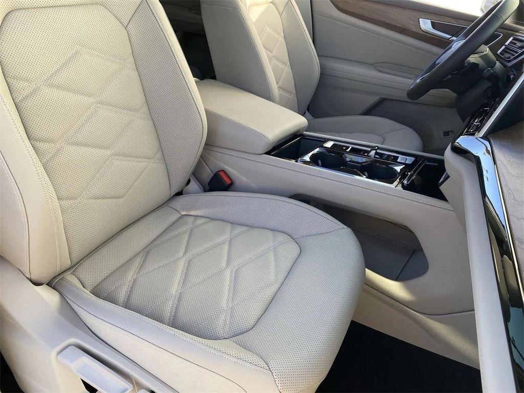 new 2026 Volkswagen Atlas car, priced at $44,252