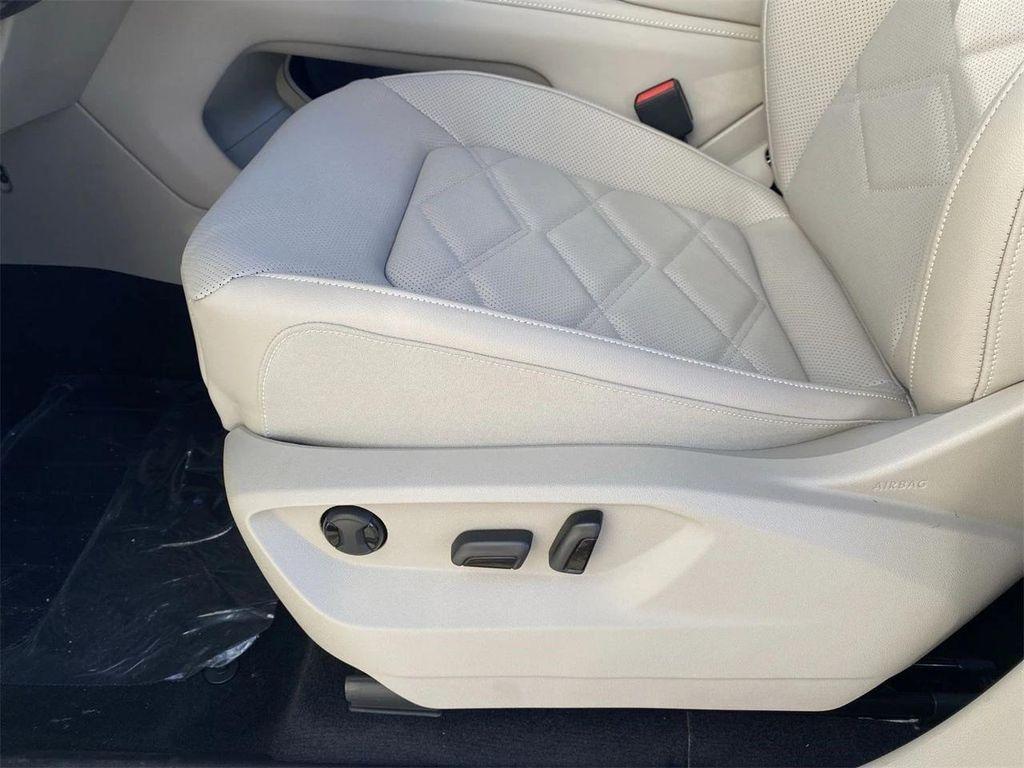 new 2026 Volkswagen Atlas car, priced at $44,252