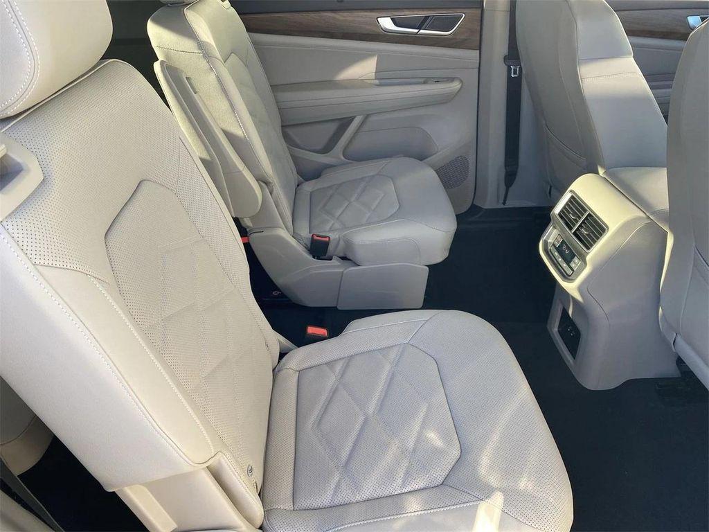 new 2026 Volkswagen Atlas car, priced at $44,252