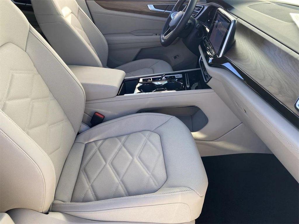 new 2026 Volkswagen Atlas car, priced at $44,252