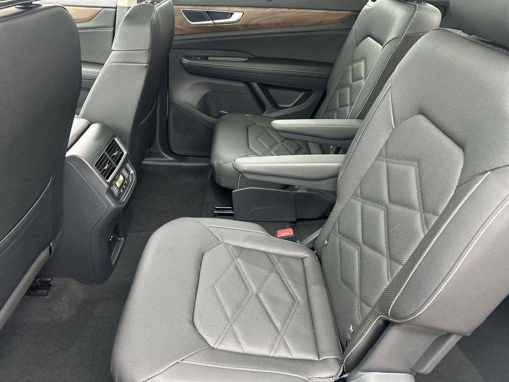 new 2026 Volkswagen Atlas car, priced at $46,185