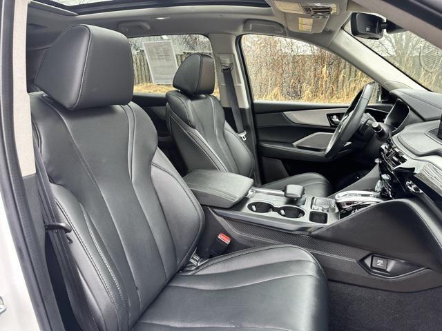 used 2024 Acura MDX car, priced at $39,000