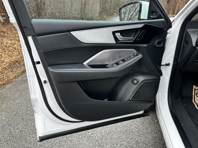 used 2024 Acura MDX car, priced at $39,000