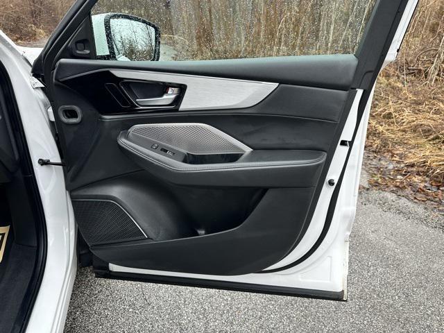 used 2024 Acura MDX car, priced at $39,000