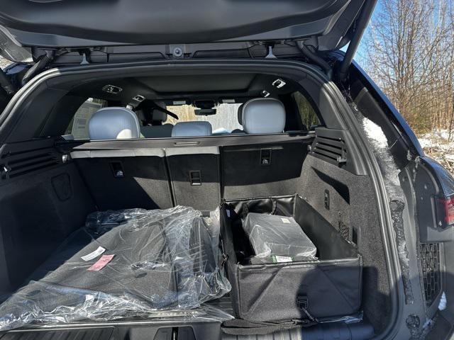 new 2026 Land Rover Range Rover Sport car, priced at $98,650