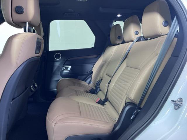 new 2025 Land Rover Discovery car, priced at $72,525