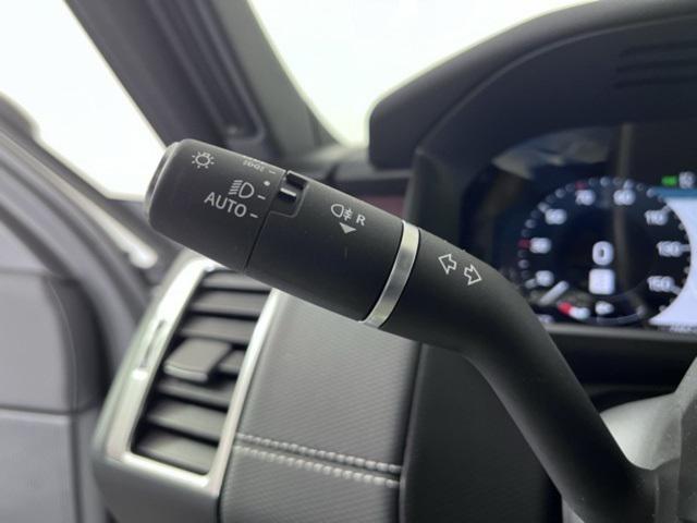 new 2025 Land Rover Discovery car, priced at $72,525