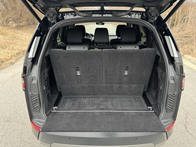 used 2018 Land Rover Discovery car, priced at $18,495