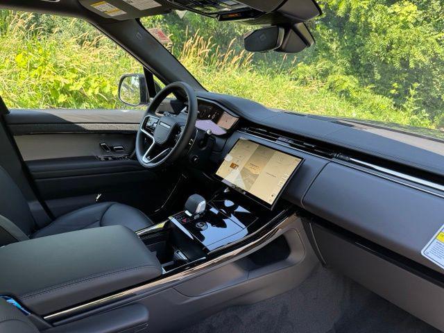 new 2026 Land Rover Range Rover Sport car, priced at $93,884