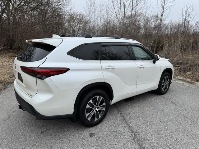 used 2021 Toyota Highlander car, priced at $29,545