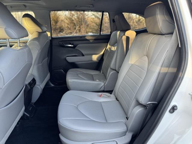 used 2021 Toyota Highlander car, priced at $29,545