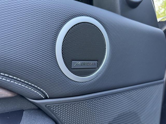 new 2026 Land Rover Discovery car, priced at $68,886