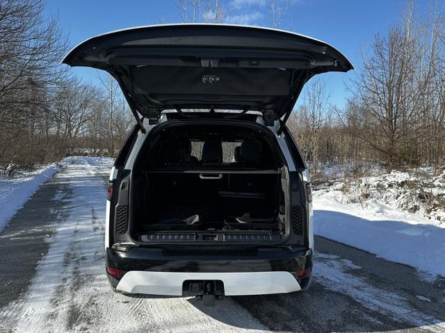 used 2023 Land Rover Discovery car, priced at $40,000