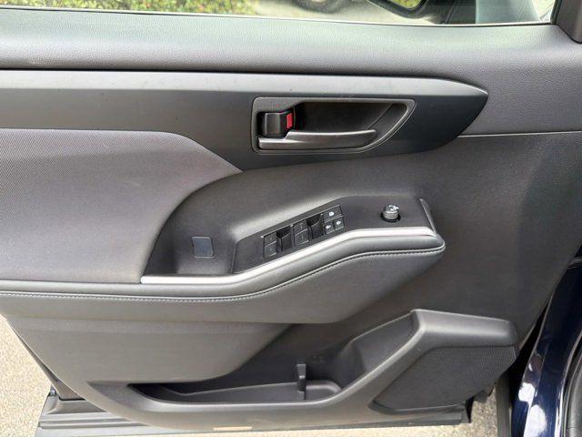 used 2025 Toyota Highlander car, priced at $33,000
