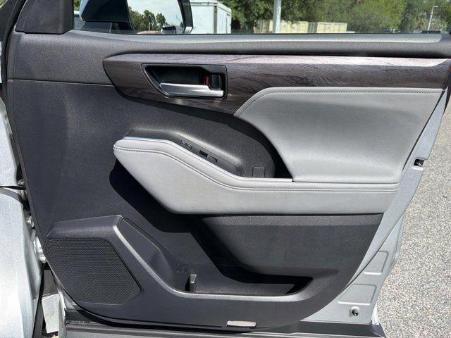 used 2023 Toyota Highlander car, priced at $40,998