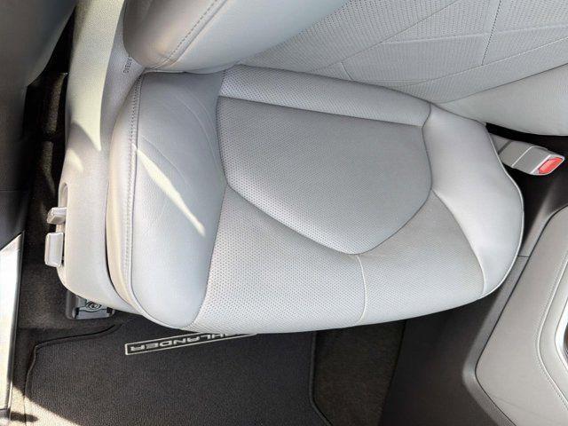 used 2023 Toyota Highlander car, priced at $40,998